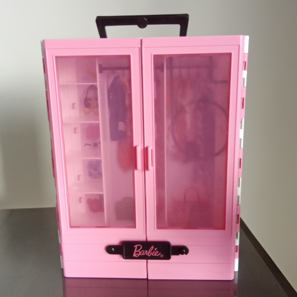 2018 Mattel Barbie Foldable Closet clothes storage